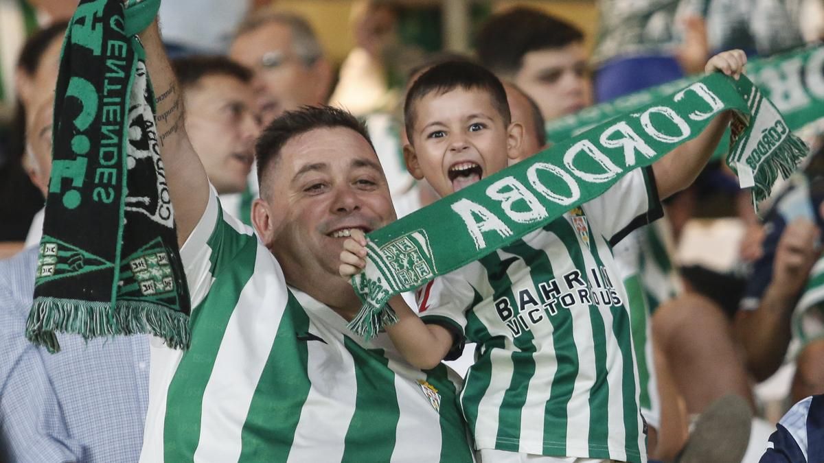 Grada Blanquiverde del Córdoba CF - Cultural Leonesa