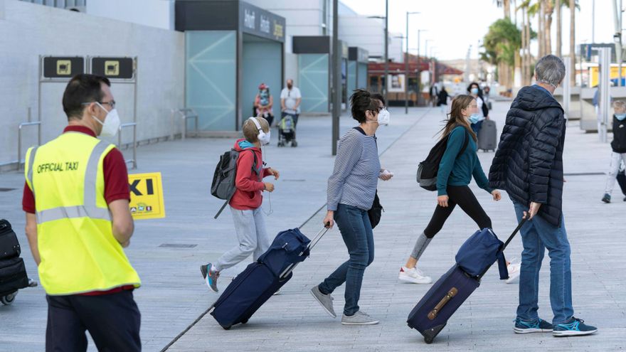 Las pernoctaciones en alojamientos no hoteleros bajaron el 74,1 % en enero