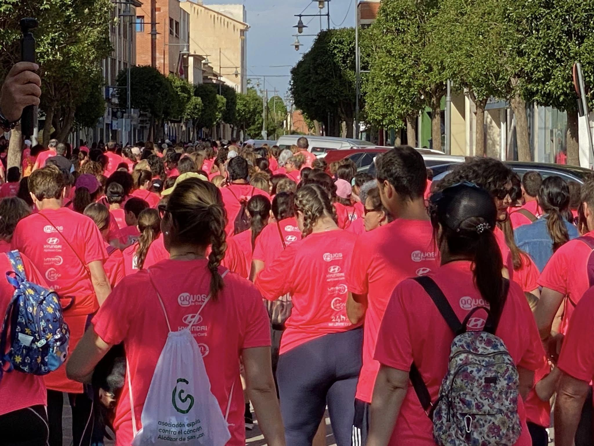 Algunos de los 2.000 participantes de la IX Carrera de la Mujer contra el cáncer (2025)