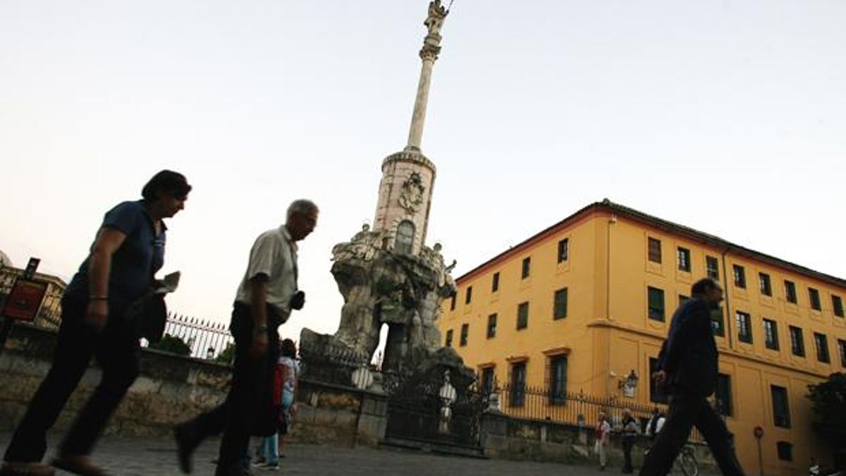Plaza del Triunfo del San Rafael, junto a la Mezquita Catedral