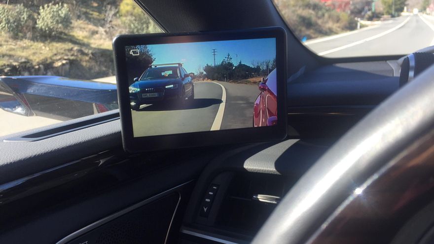 Pantalla interior en la que se proyecta la imagen captada por la cámara.