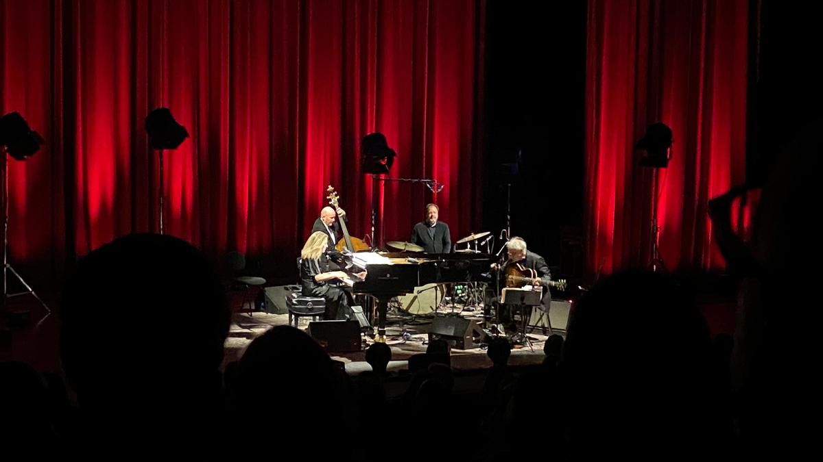 La cantante y pianista Diana Krall despide al Jazzaldia de Donostia con una profunda comunión musical