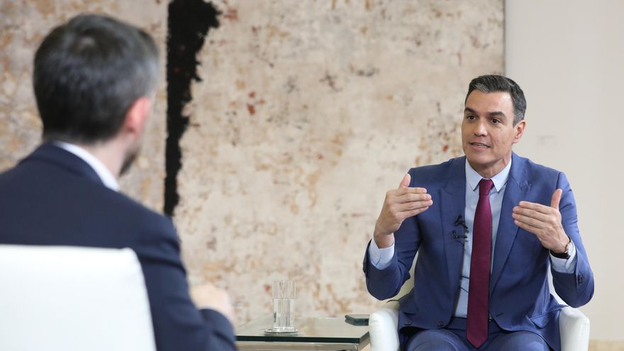 El presidente del Gobierno, Pedro Sánchez, durante la entrevista con elDiario.es.