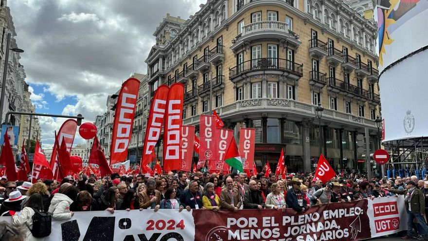 Miles de personas toman las calles el 1 de Mayo: “Hay que aspirar al pleno empleo y recuperar el valor de lo público"
