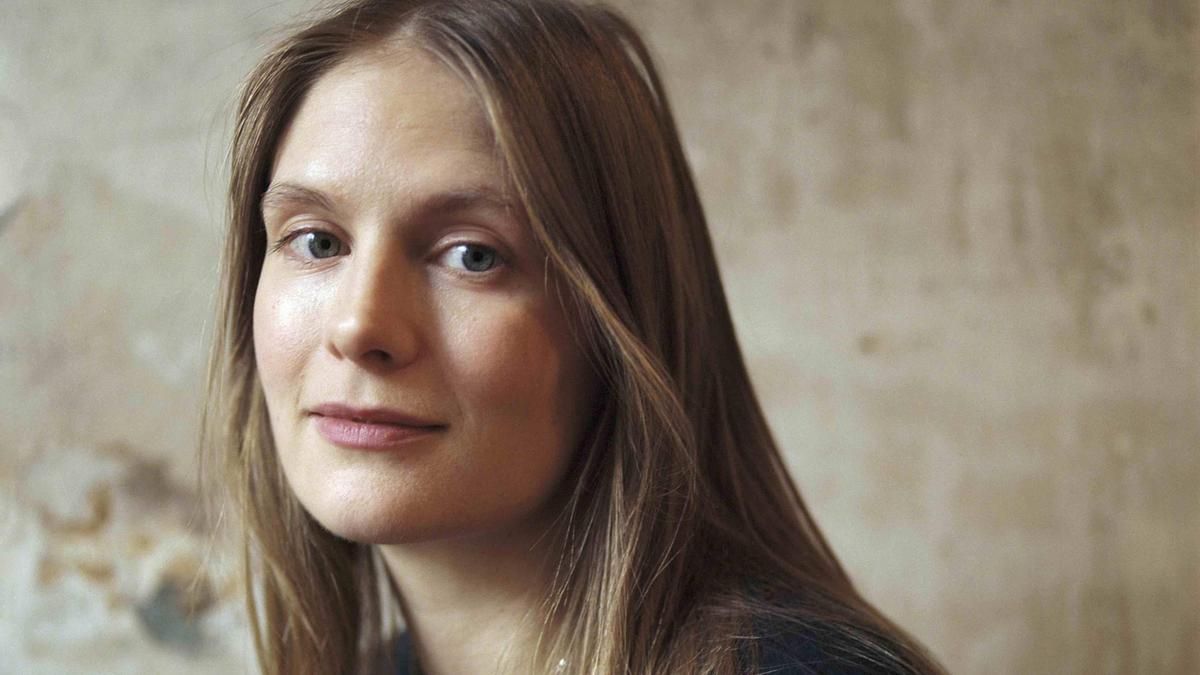 Emma Holten: "El gran pecado de la economía es pensar que el valor puede reducirse a una cifra"
