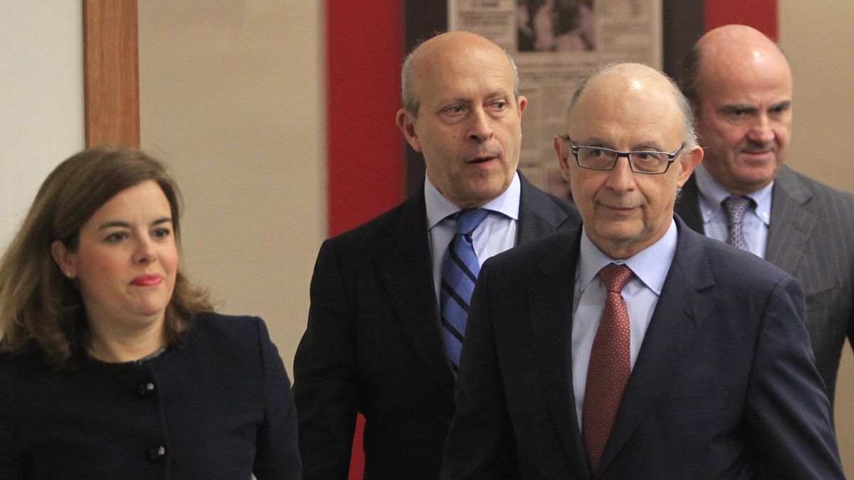 El enfado de Montoro al preguntarle en 2015 por Equipo Económico: "¿Cómo quiere que explique nada de una empresa donde no estoy?"