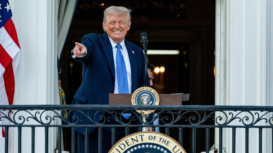 Trump dice que Xi lo ha invitado a visitar China tras charla telefónica "muy positiva"