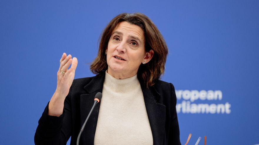 Archivo - La vicepresidenta de Transición Limpia, Justa y Competitiva de la Comisión Europea, Teresa Ribera, en una comparecencia ante la prensa.