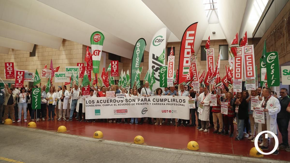 Concentración para exigir mejoras para la Atención Primaria y la aplicación de la carrera profesional en el SAS