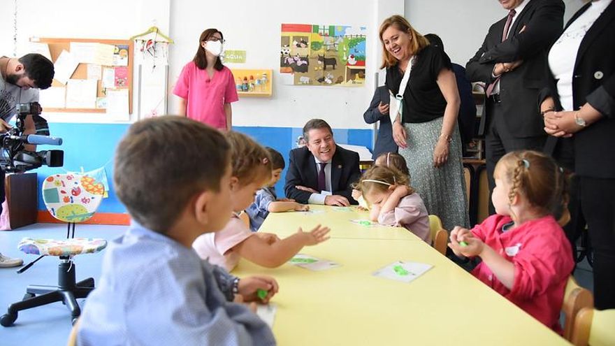 Castilla-La Mancha creará 3.700 plazas educativas para niños de cero a tres años hasta 2024
