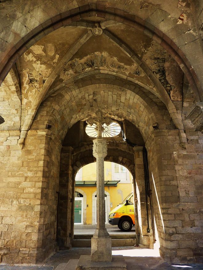 Arcos góticos del Campanario de Santa María.