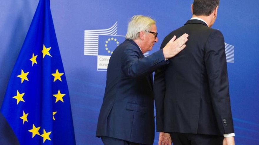 Juncker dice no estar preocupado por un veto italiano al acuerdo migratorio