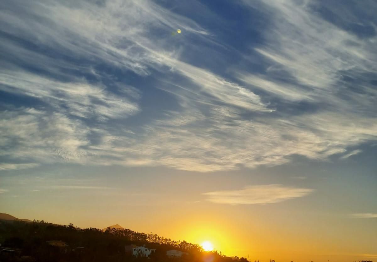 El cielo anticiclónico no augura lluvia.