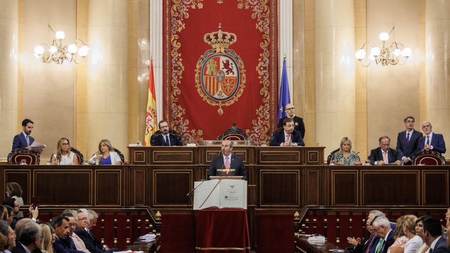 El nuevo presidente del Senado, Pedro Rollán, tras acatar el cargo durante de la sesión constitutiva, en el hemiciclo de la Cámara Alta, a 17 de agosto de 2023, en Madrid (España).