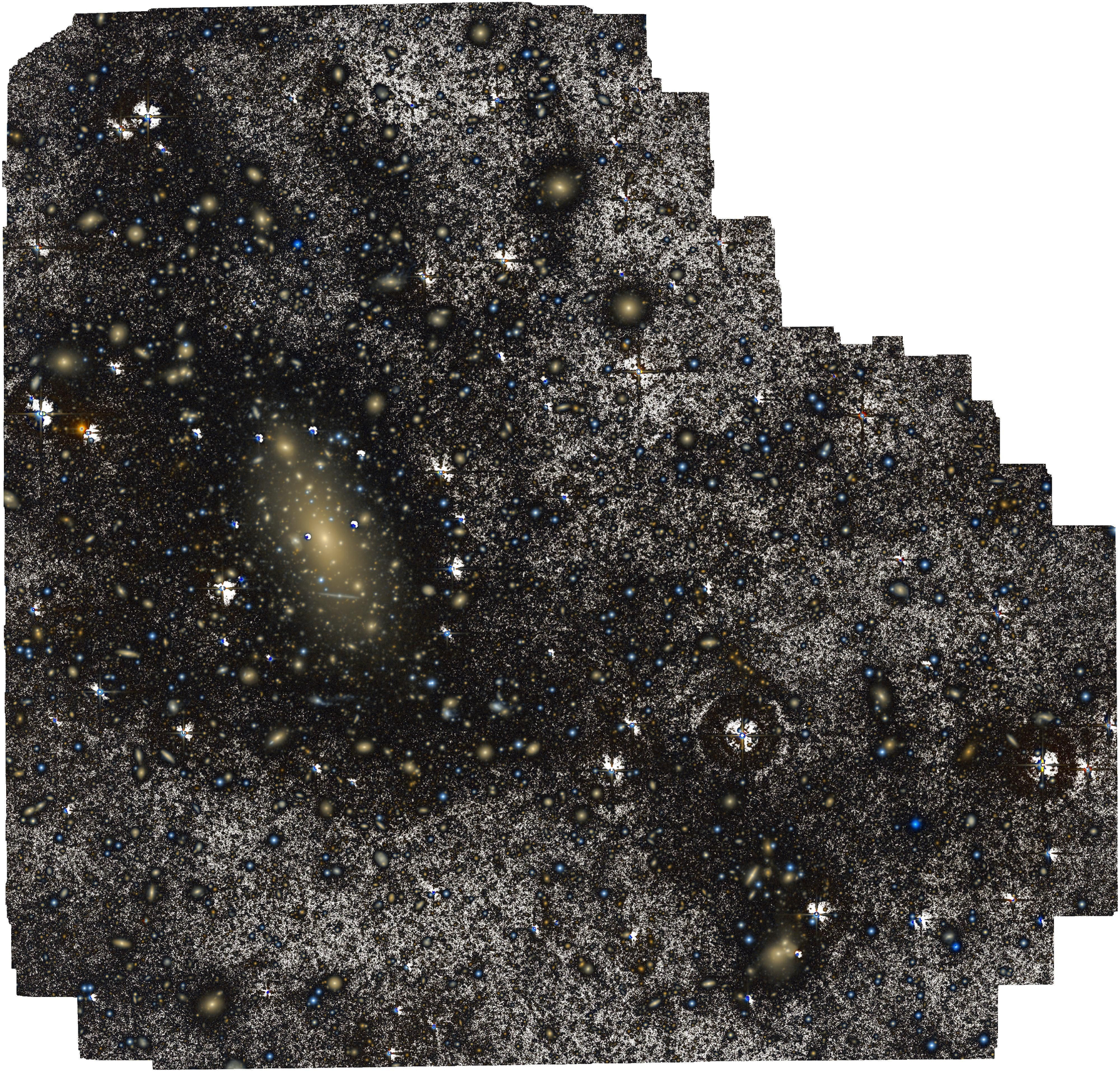Imagen de la galaxia IC 1101 obtenida con el Telescopio Isaac Newton (INT). La imagen muestra la galaxia y las estructuras débiles y difusas que se extienden a su alrededor. Para hacer visibles estas estructuras y la luz más tenue que rodea la galaxia, se ha utilizado una de las imágenes obtenidas con el telescopio como base en escala de grises.