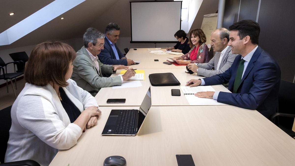 La consejera de Economía Ana Belén Álvarez, preside el Consejo Ejecutivo del Instituto Cántabro de Finanzas (ICAF), en el que también participa el consejero de Industria, Javier López Marcano, entre otros