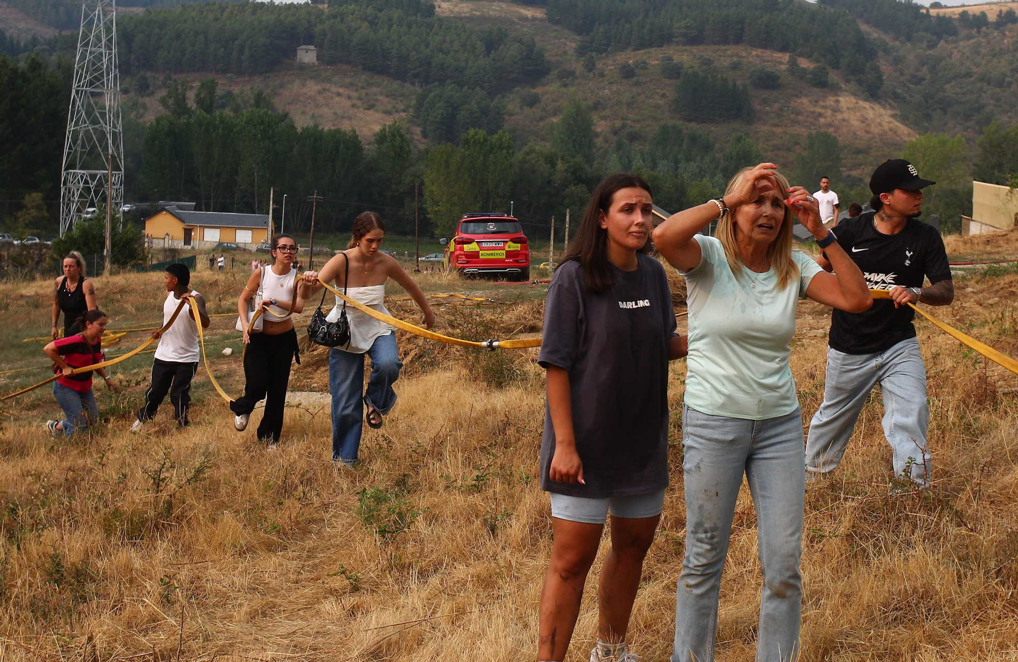 Así lucharon contra el fuego los vecinos de Molinaseca