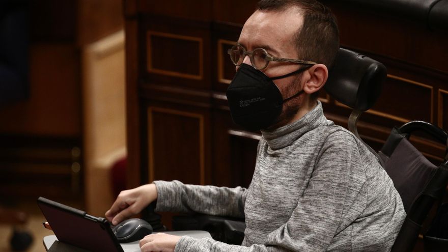 Archivo - El portavoz parlamentario de Unidas Podemos, Pablo Echenique, durante una sesión plenaria celebrada en el Congreso de los Diputados, en Madrid, (España), a 4 de febrero de 2021.