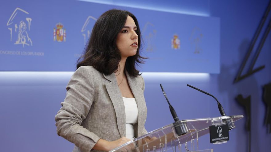 La portavoz de VOX en el Congreso, Pepa Millán, durante una rueda de prensa, este martes, en el Congreso de Los Diputados en Madrid.