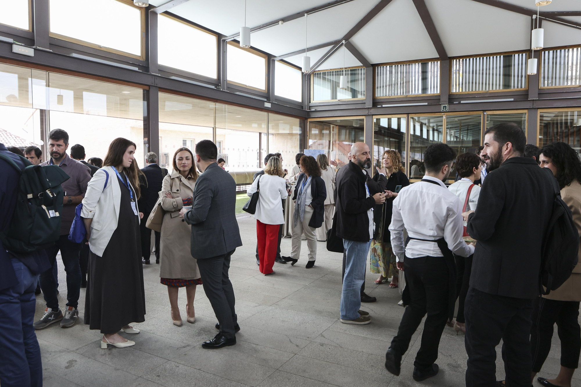Momentos de networking durante el cóctel