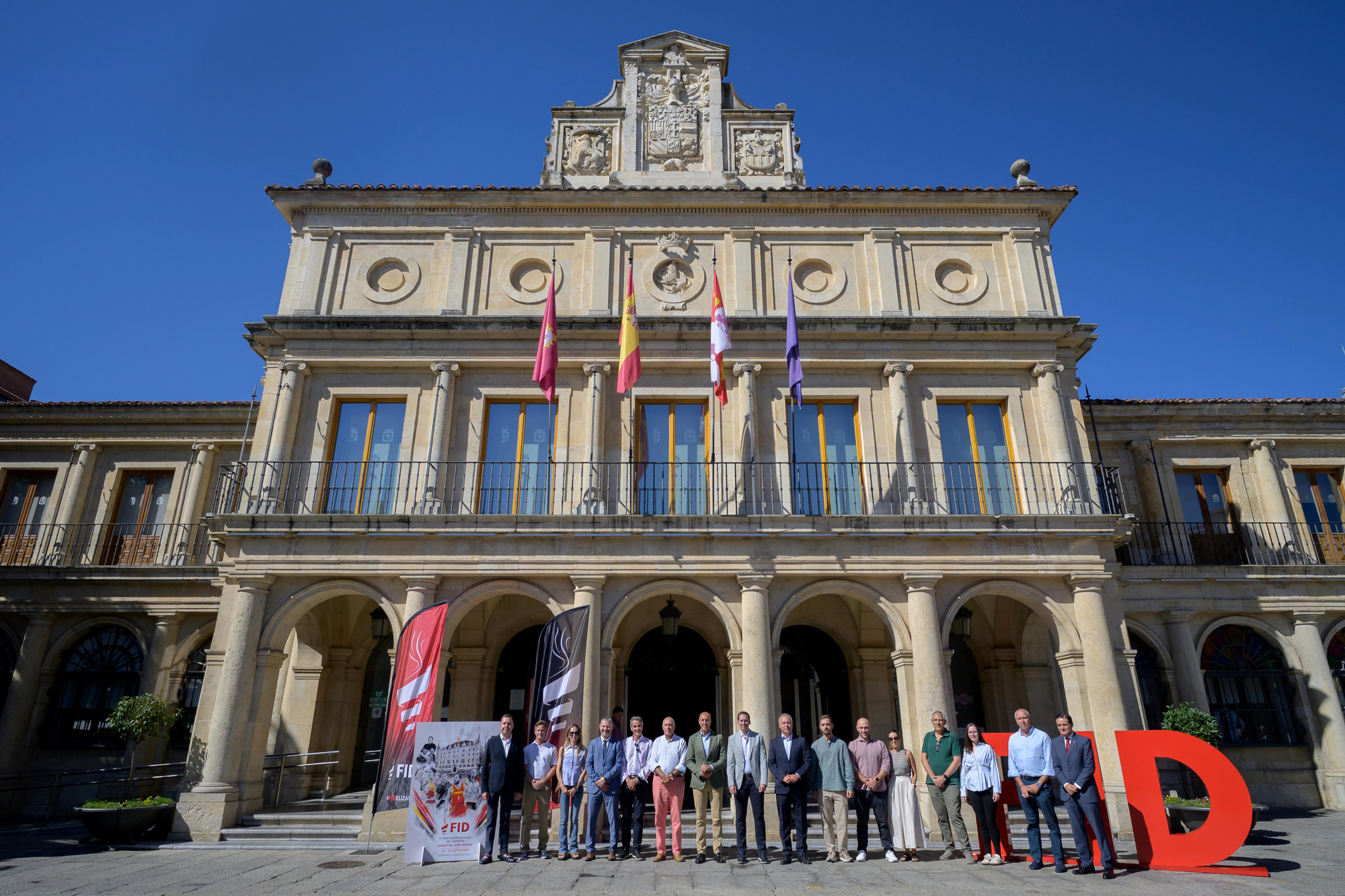Foto oficial de la presentación del X FID ciudad de León Abanca.