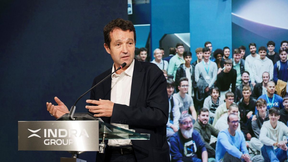 Fin a la 'era Escribano' en Indra: catorce meses al frente sin salvar el "conflicto de interés" con su empresa familiar