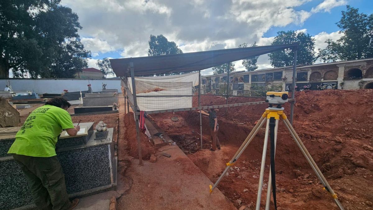 Hallados restos de 138 víctimas de la represión franquista en cinco fosas del cementerio de Riotinto en Huelva