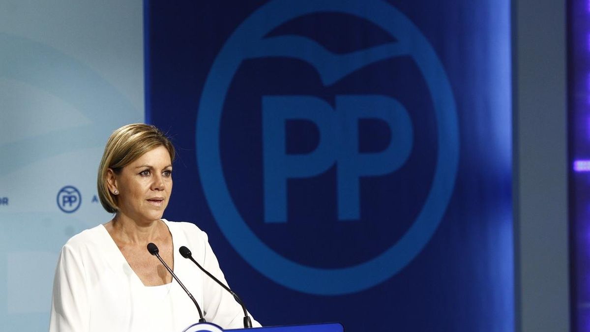 Cospedal evita especular sobre si será ministra: "Estoy muy bien donde estoy"