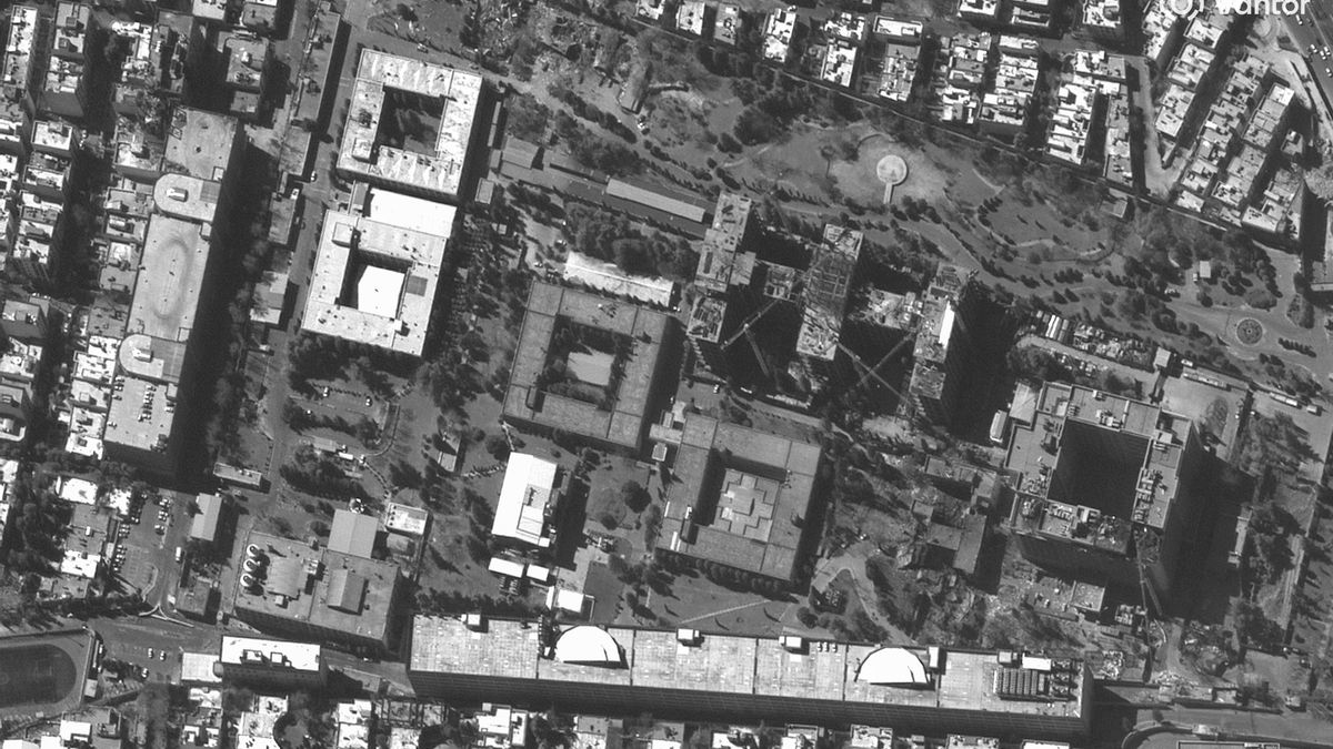 Vista general del Ministerio de Inteligencia, en Teherán, tras los ataques aéreos, el 3 de marzo de 2026.