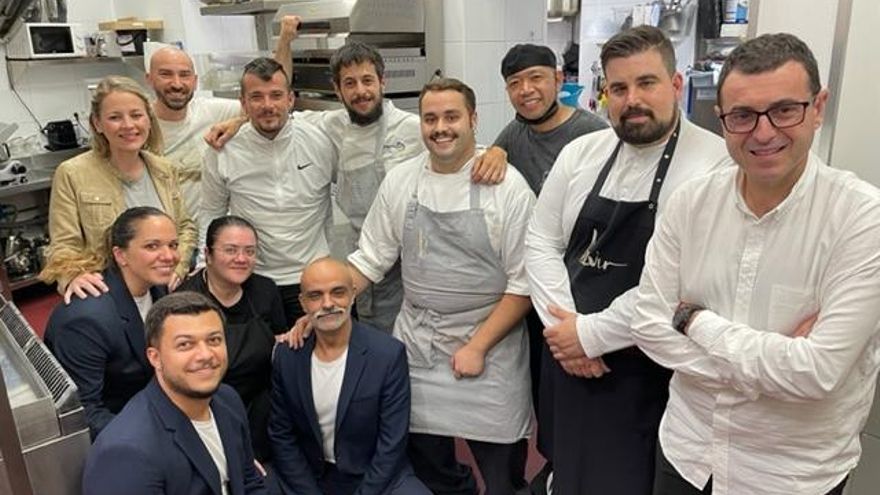 Equipo Bevir y cocineros invitados.