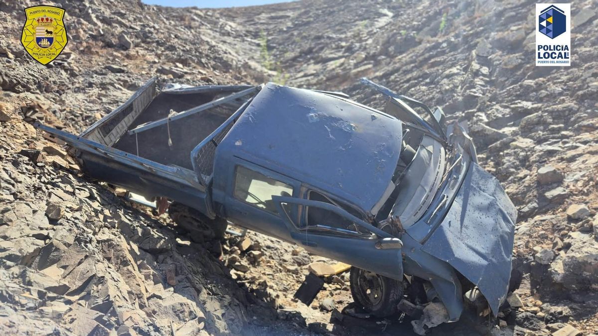 La Policía investiga un presunto delito ambiental tras localizar un vehículo abandonado en un paraje natural de Fuerteventura