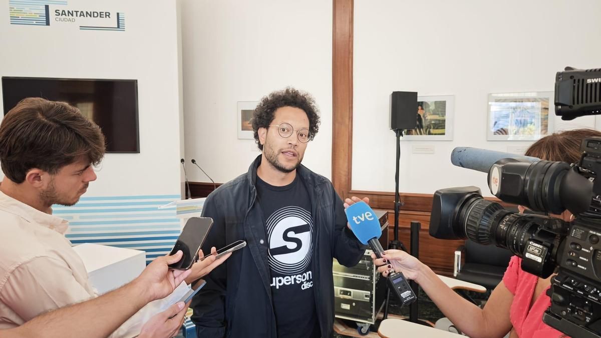 Keruin Martínez (IU): "Es poner a trabajar a los servicios municipales al servicio de la cacicada de Gema Igual y Ana Patricia Botín"