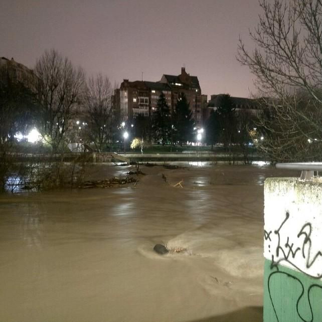 Río Bernesga a su paso por León