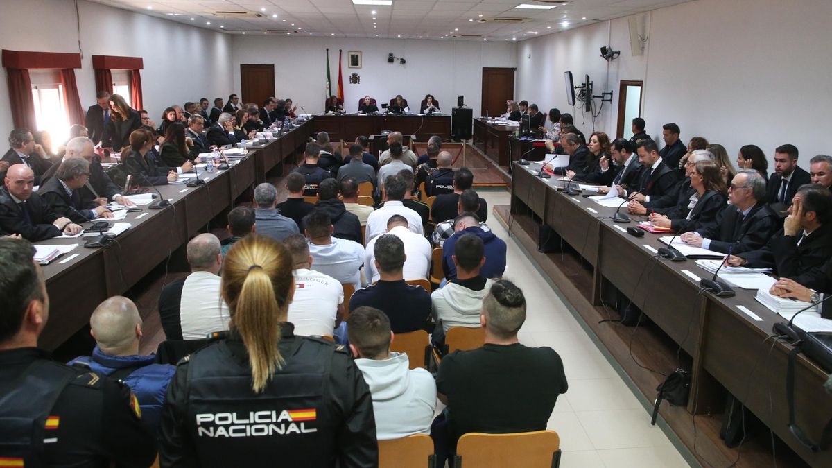 Sala de la Audiencia de Algeciras (Cádiz) donde ha comenzado este lunes el macrojuicio contra el clan de Los Castañas