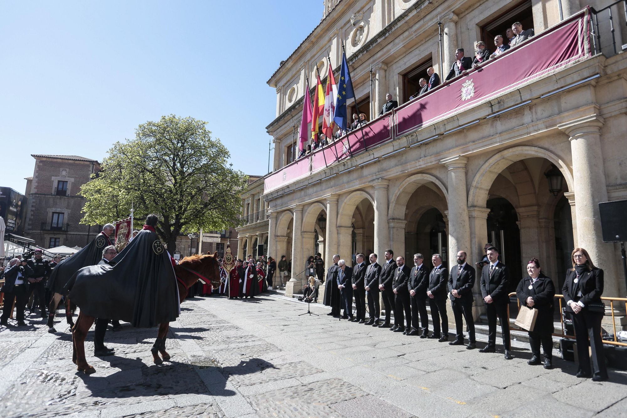 Más que Siete Palabras en el Pregón a Caballo de la Semana Santa de León