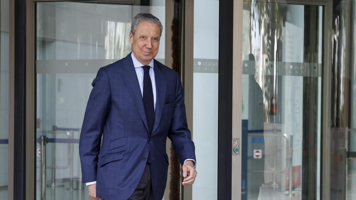 El exministro y expresident de la Generalitat Valenciana Eduardo Zaplana a su salida de la Ciudad de la Justicia el pasado mayo. EFE/Ana Escobar