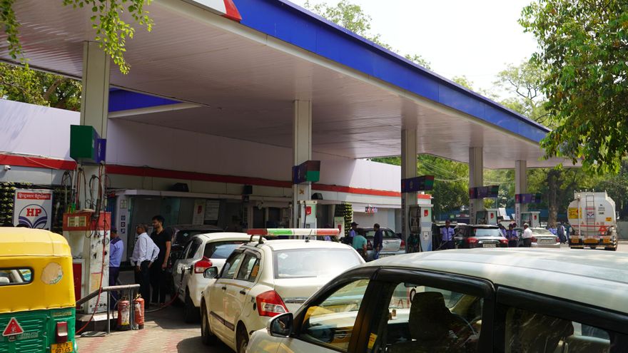 Nueva Delhi sentencia al aparcamiento a los coches viejos para detener la contaminación