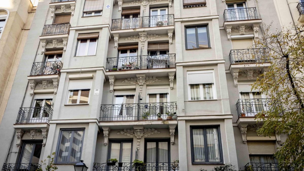 Presión puerta a puerta y un 'caramelo' de 10.000 euros por vecino para vaciar un edificio en Chamberí y repartir herencias