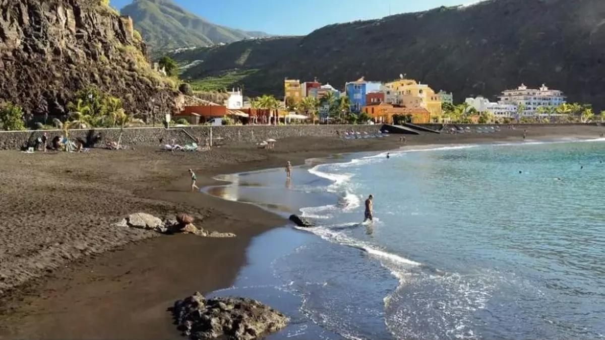 En estado grave tras ser rescatado con síntomas de ahogamiento en Tazacorte