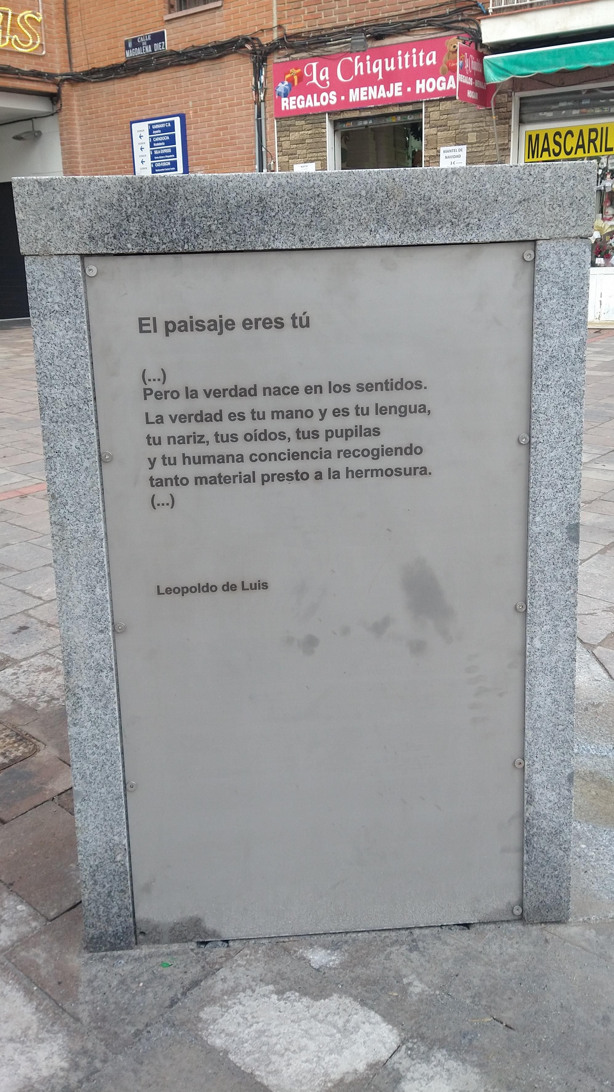 Vista de la plaza de la Remonta reformada