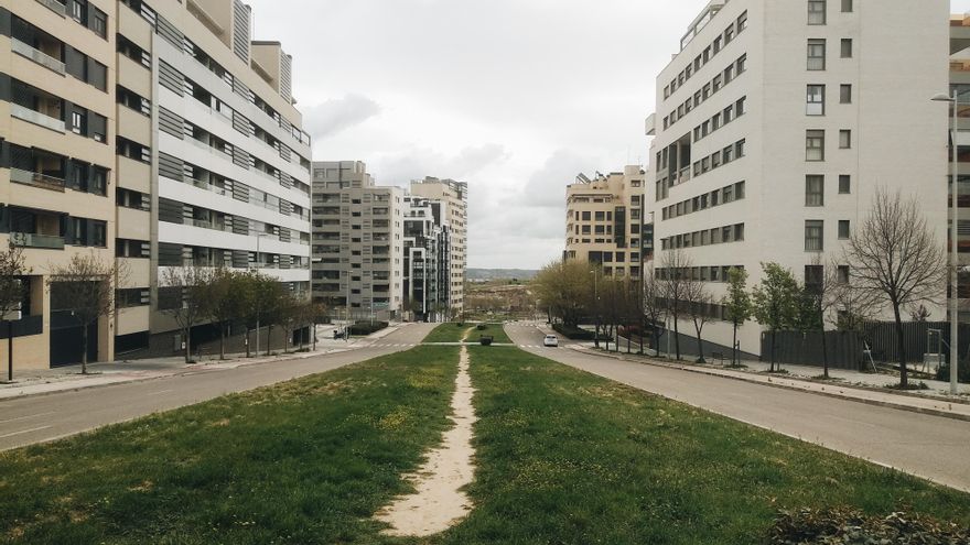 Lo público siempre llega tarde a los nuevos barrios de Madrid