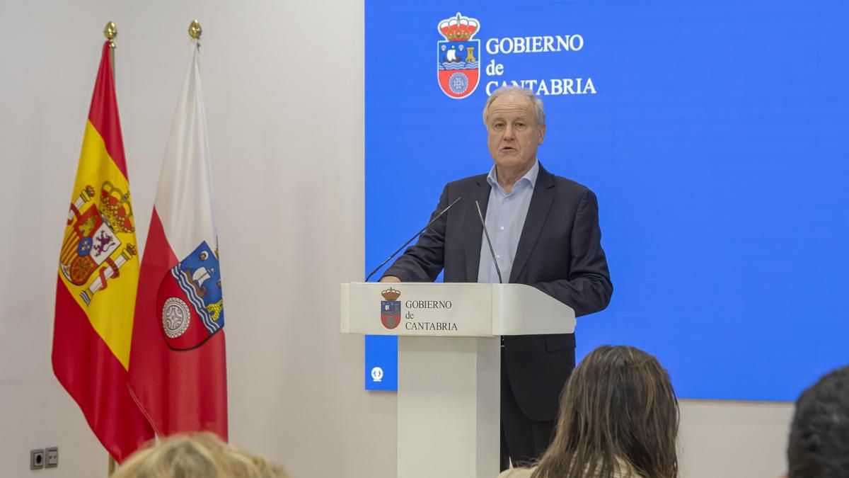 El consejero de Industria, Empleo, Innovación y Comercio, Eduardo Arasti.