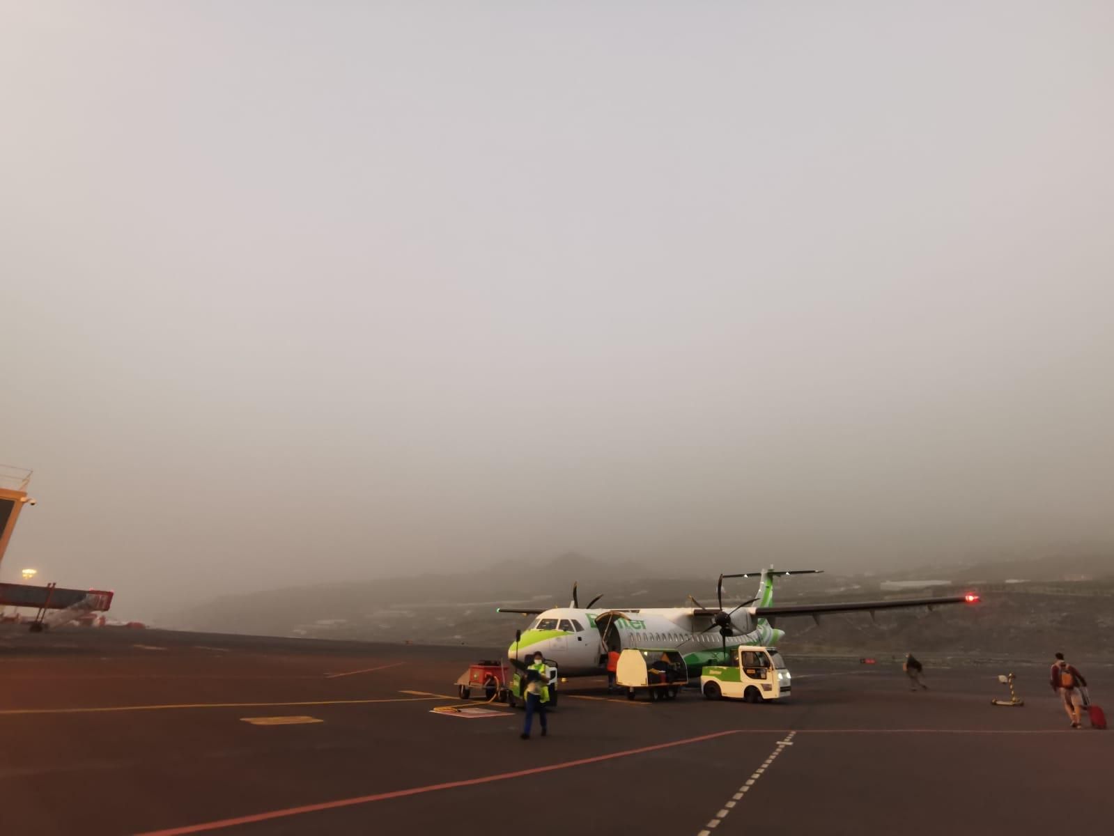 Aeropuerto de La Palma, este martes, con calima.