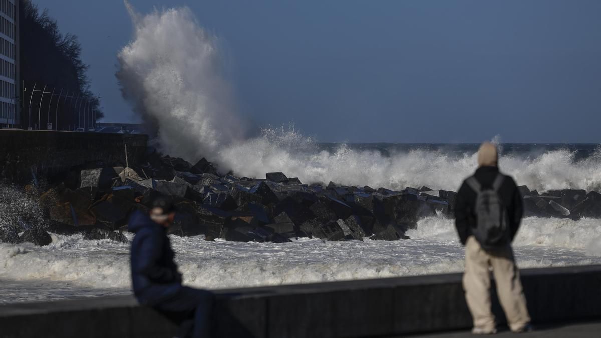 Nils deja olas de casi 8 metros y vientos de 150 kilómetros por hora en Euskadi