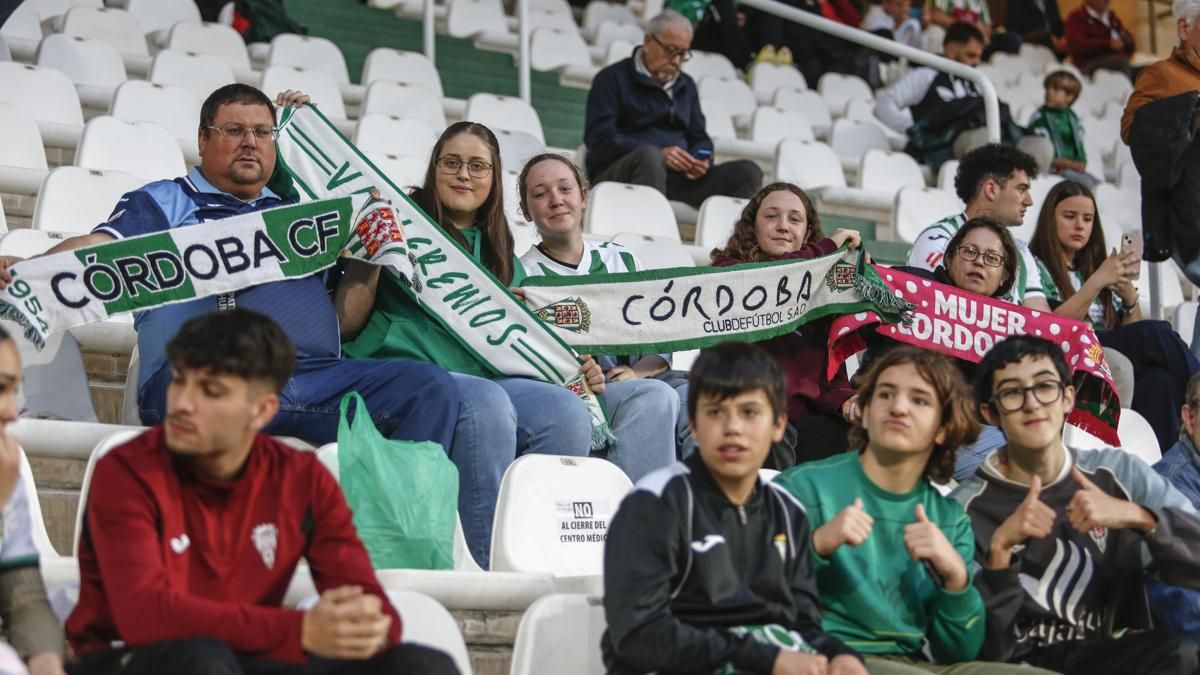 Grada Blanquiverde del Córdoba CF - Real Zaragoza