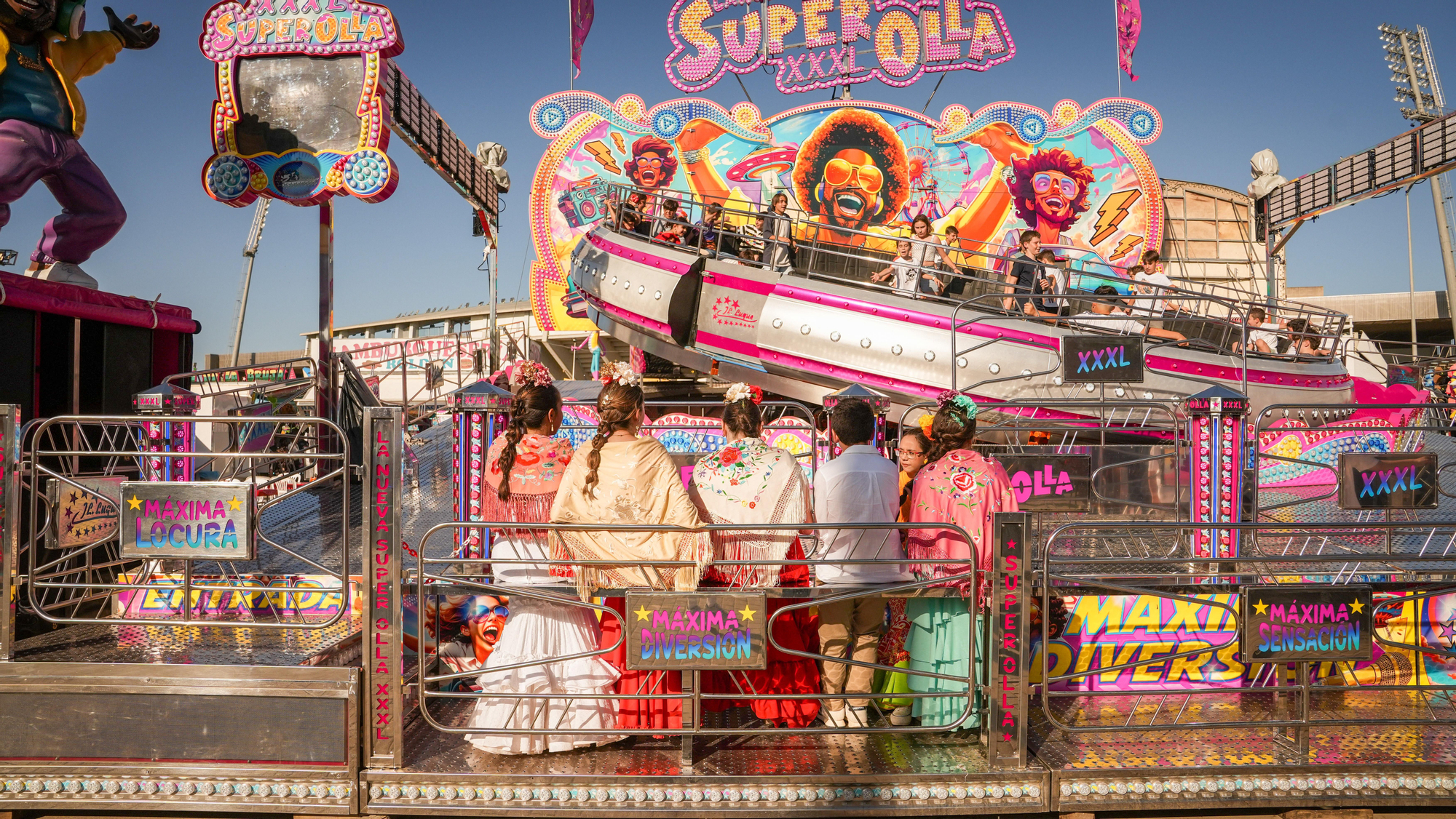 Los 'cacharritos' de la calle del Infierno de la Feria de Córdoba