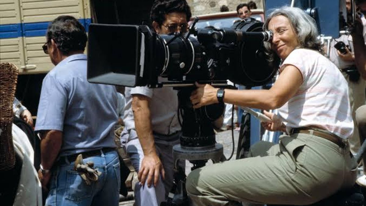 Josefina Molina tras la cámara en el rodaje de 'Esquilache' (1989)