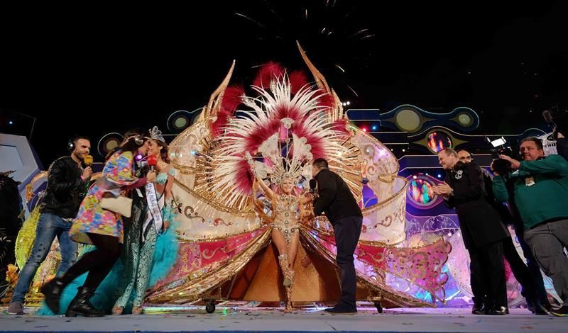 Esther Pérez Ramón, reina del Carnaval de 'La Eterna Primavera'