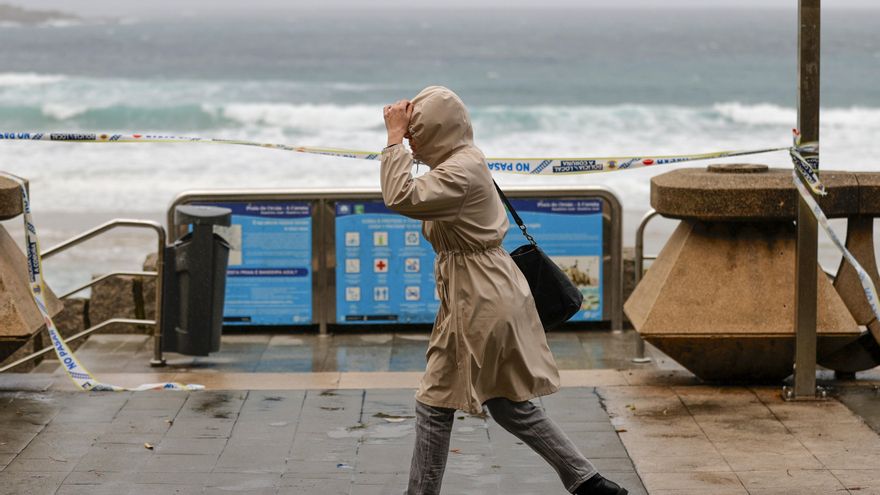 Alerta naranja en Cataluña por fuertes lluvias y en Galicia por olas de 7 metros
