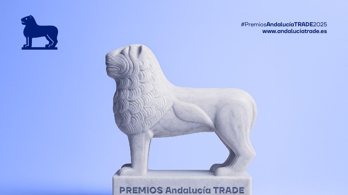 Imagen del galardón de los Premios Andalucía Trade Empresa Andaluza 2025.